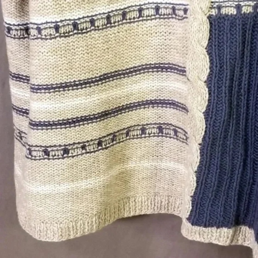 Liz Claiborne Crazy Horse V Neck Block Sweater - Picture 4 of 7